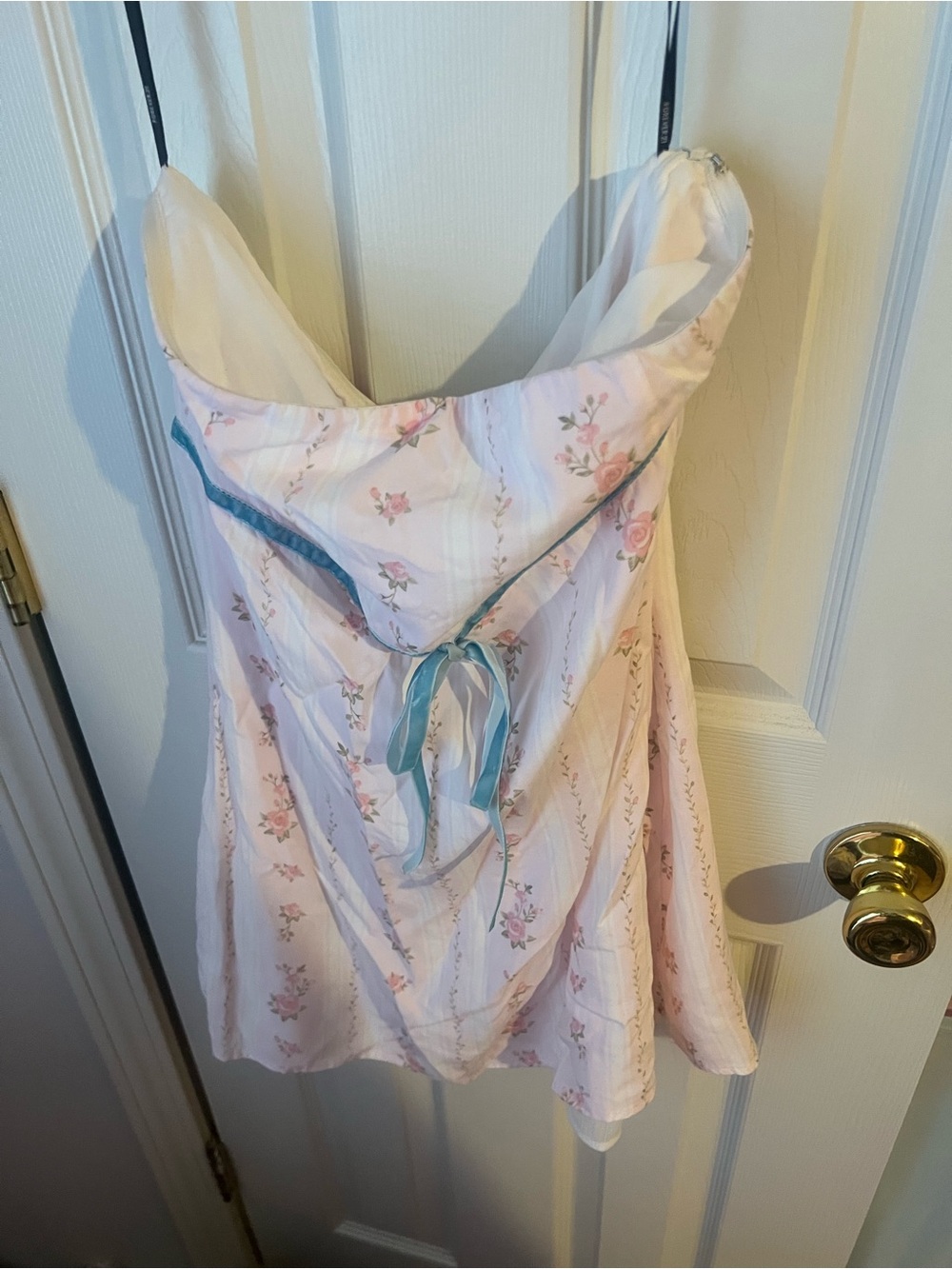 Forever 21 White Strapless Floral Chemise with Pink Roses and Light Blue Bow - Picture 2 of 3